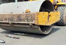 बाइक के मॉडिफाइड साइलेंसरों पर उज्जैन पुलिस सख्त, चलाया बुलडोज़र