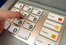 एटीएम में गड़बड़ी से निकले 100 की जगह 500 के नोट, लोगो ने उड़ाए लाखो