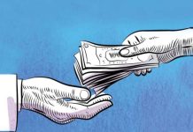 Indore News: 20,000 की रिश्वत लेते हुए अधिकारी रंगे हाथों पकड़े गए, उतर गया चेहरा