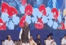 1.21 लाख विद्यार्थियों के खातों में पहुंची राशि, 10 बच्चों को मिले लैपटॉप; CM ने कहा- सफलता सिर पर न चढ़ने दें